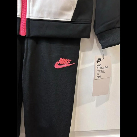 Nike Girls 2 Piece Set Tracksuit Jacket/Pants Black Pink Size 24 Months NWT $52 - Picture 6 of 7